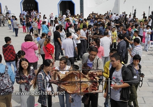 大汗行宮景區煙花啤酒烤羊節