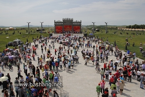 大汗行宮景區煙花啤酒烤羊節