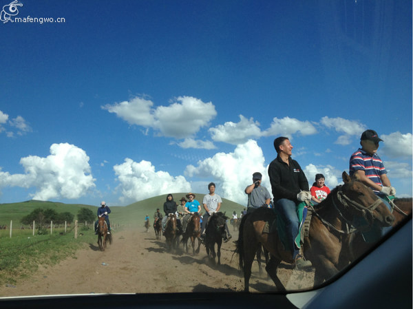 壩上騎馬撒花兒！