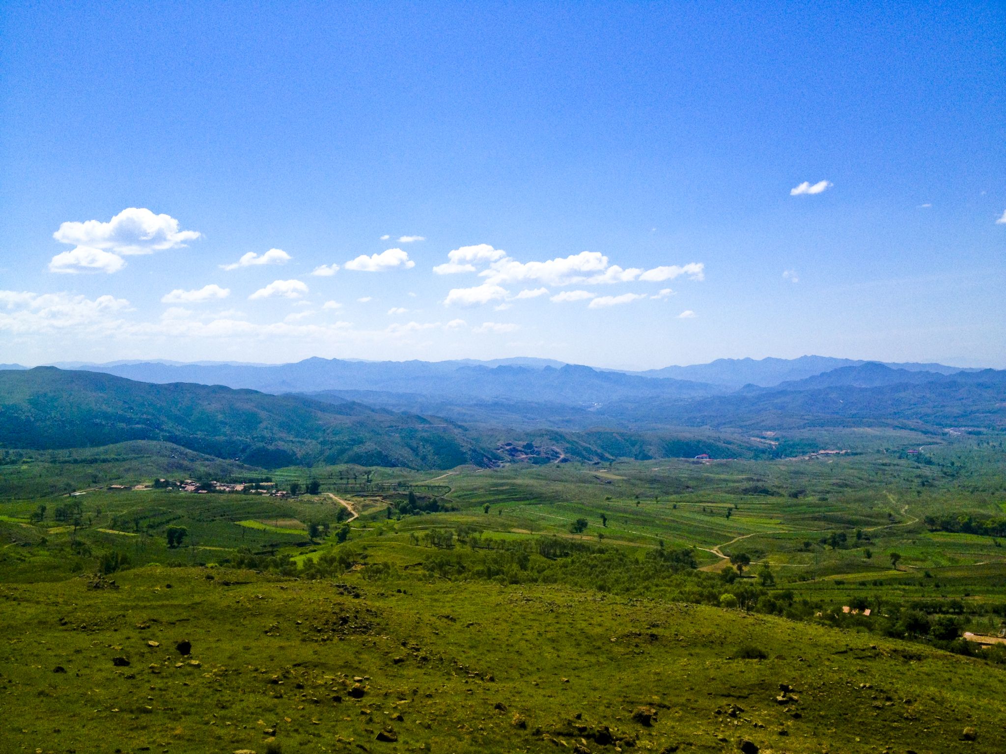 再一次行走在草沿天路上