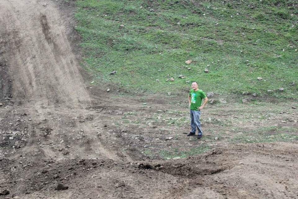 開牧馬人單車穿越老掌溝，翻越好漢坡！