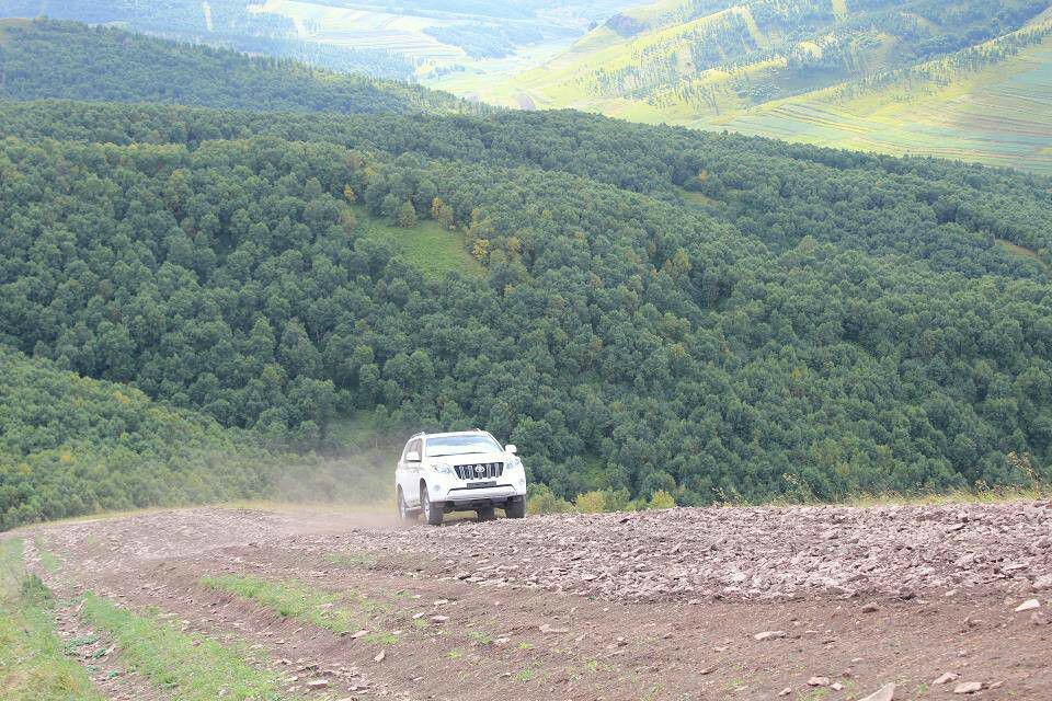 開牧馬人單車穿越老掌溝，翻越好漢坡！